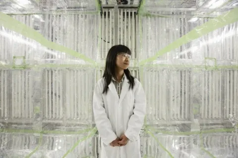 Sally Ng in her indoor environmental chamber Sally Ng in her indoor environmental chamber