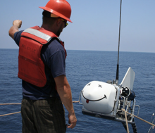 Researchers deploy an electromagnetic transmitter to study plate tectonics during a 2010 research expedition off the coast of Nicaragua.( Photo: Steven Constable, Scripps Institution of Oceanography) 